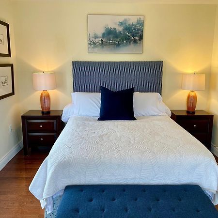 The East Wind Guesthouse Clark's Harbour Экстерьер фото