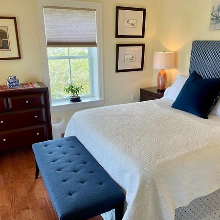 The East Wind Guesthouse Clark's Harbour Экстерьер фото