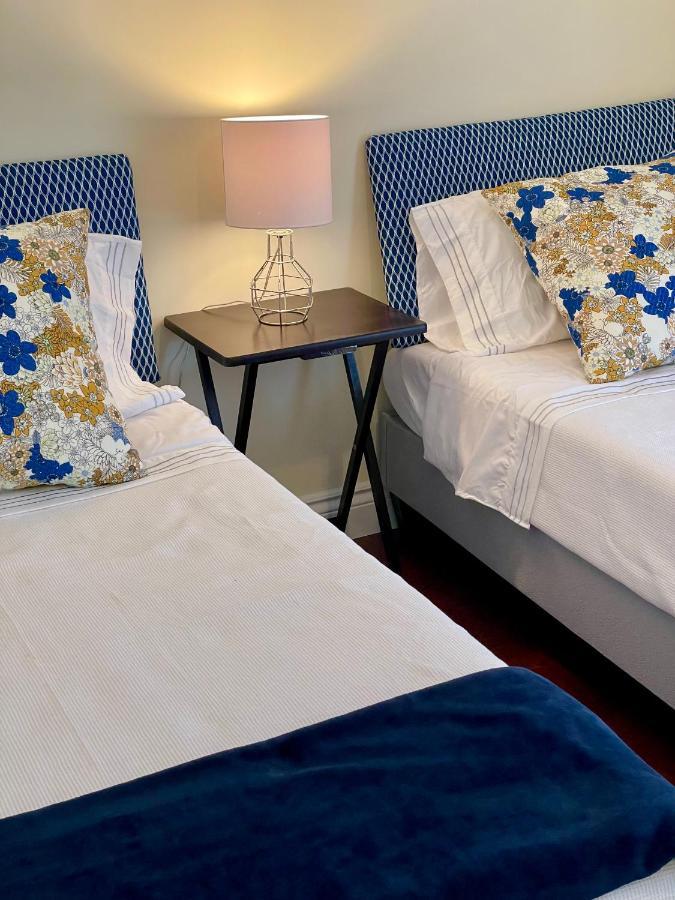 The East Wind Guesthouse Clark's Harbour Экстерьер фото